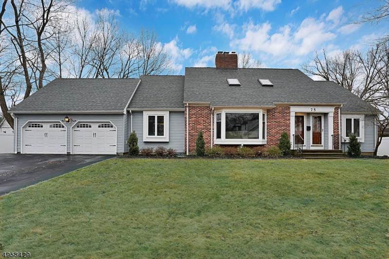 75 Marion Ave - Photo 1