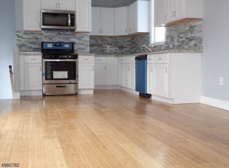 162 Burgess Pl - Photo 1