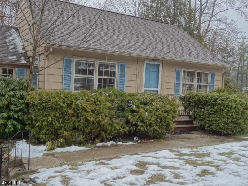 671 Franklin Ave - Photo 1