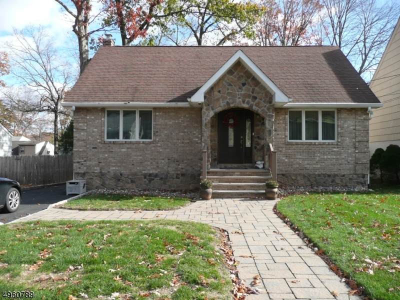38 Redwood Ave - Photo 1