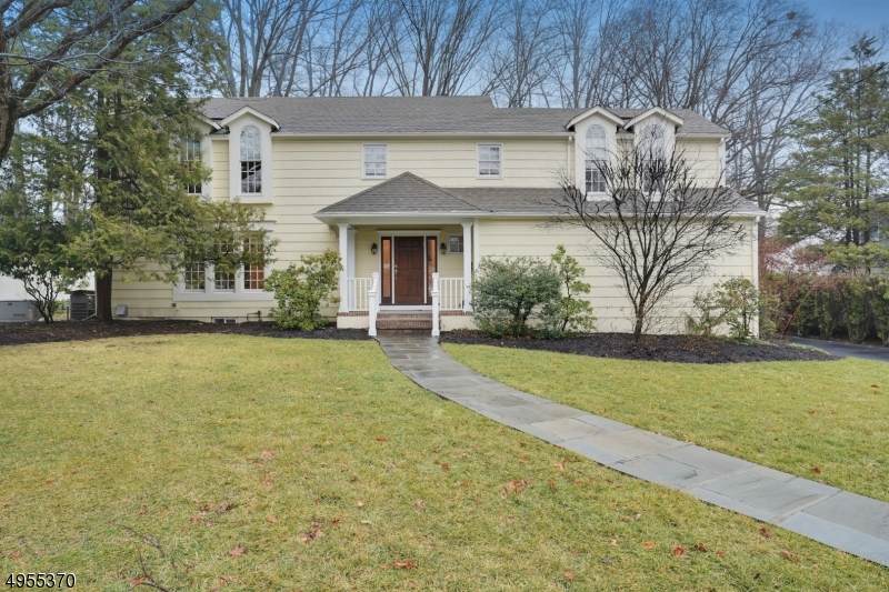16 Quaker Rd - Photo 1