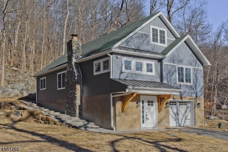 135 Lackawanna Dr - Photo 1