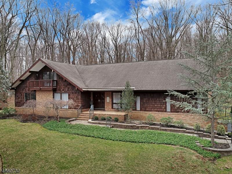 21 Winslow Dr - Photo 1