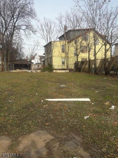 525 Hawthorne Ave - Photo 1