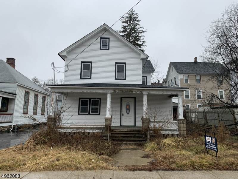 9 Hamburg Ave - Photo 1