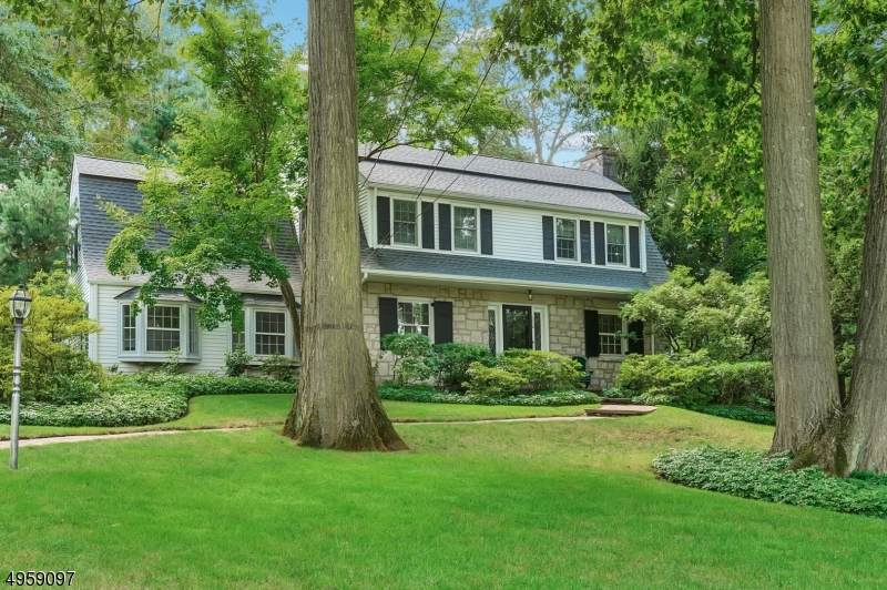 82 Blackburn Rd - Photo 1