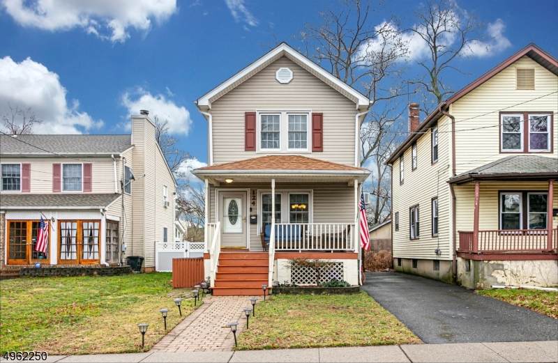 124 Livingston St - Photo 1