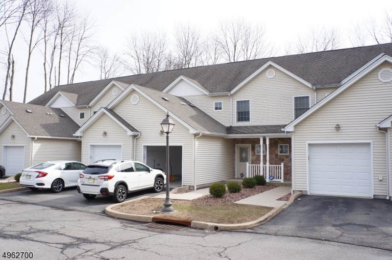645 Ridgedale Ave Unit 7 - Photo 1