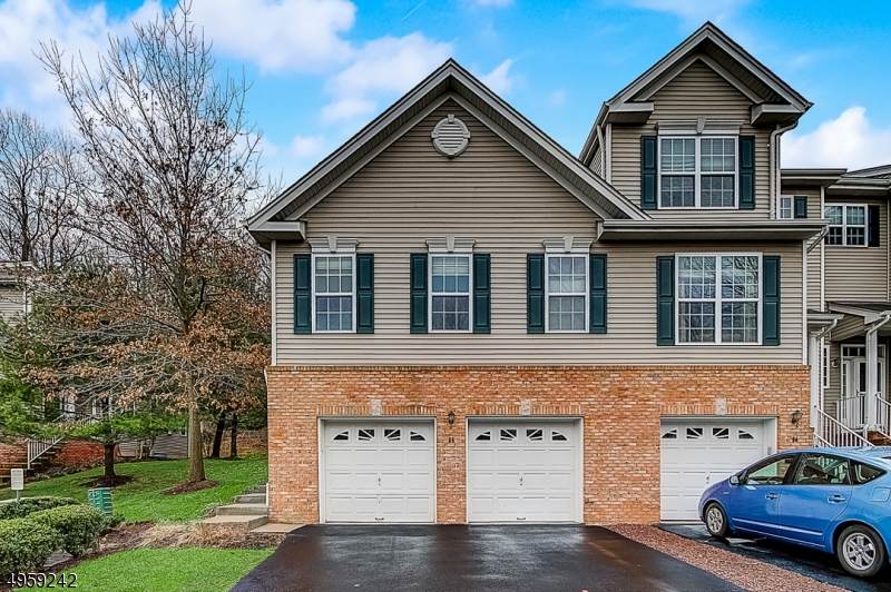 86 Hoover Ave - Photo 1