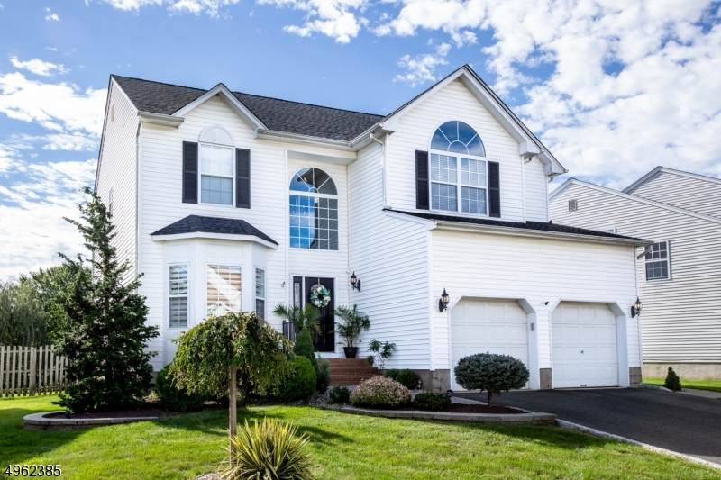 19 Lewis Dr - Photo 1