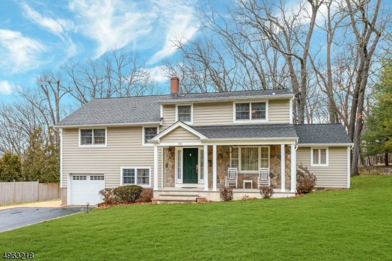 60 Loyola Pl - Photo 1