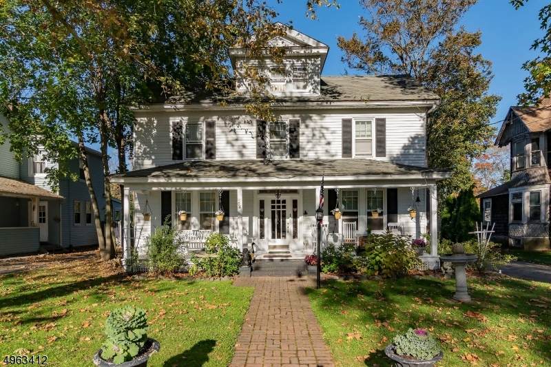 664 E Bay Ave - Photo 1