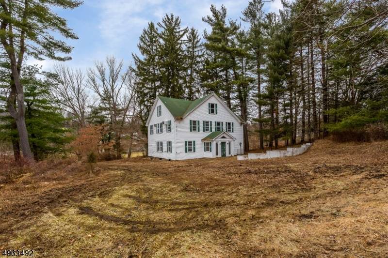 180 Hilltop Rd - Photo 1