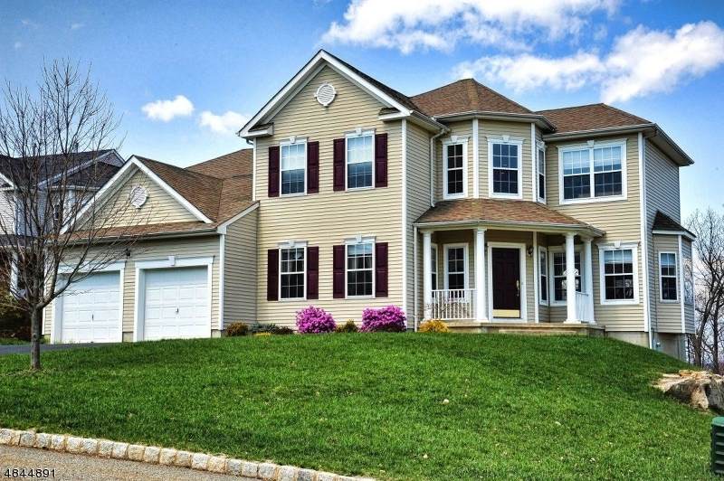 338 Pinnacle Dr - Photo 1