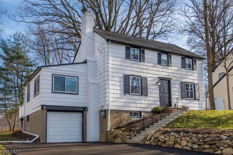 34 Hillcrest Ave - Photo 1
