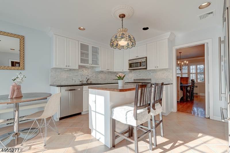 35 Colonial Way - Photo 1