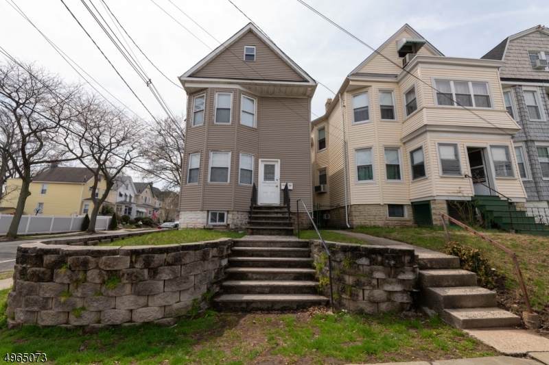 220 Laurel - Photo 1