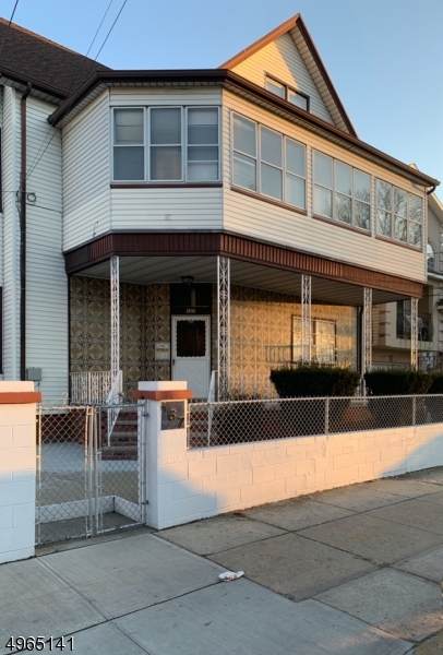 165 2ND ST - Photo 1