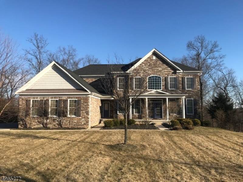 11 Sovereign Dr - Photo 1