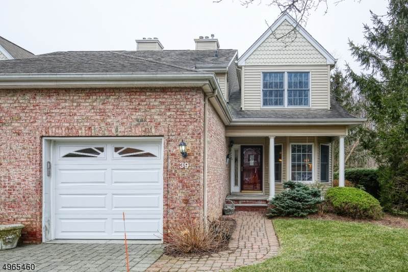 39 Trotters Ln - Photo 1