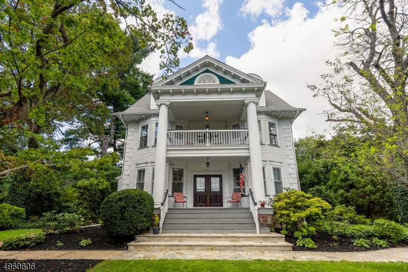 29 Colonial Ter - Photo 1