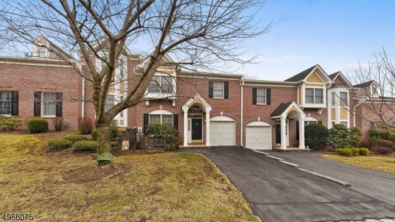103 Spring Hill Cir - Photo 1