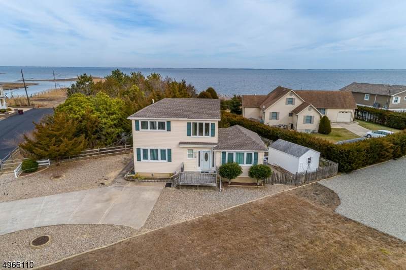211 N Bay Dr - Photo 1