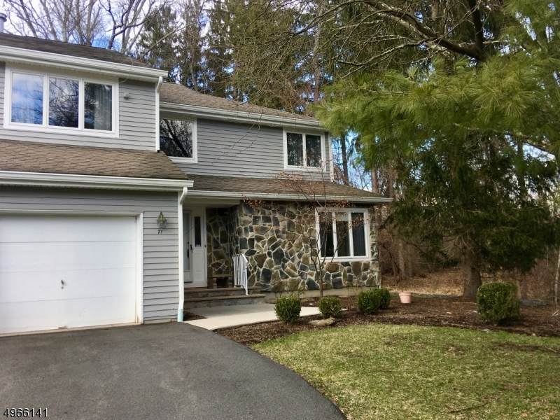 71 Mulford Dr - Photo 1
