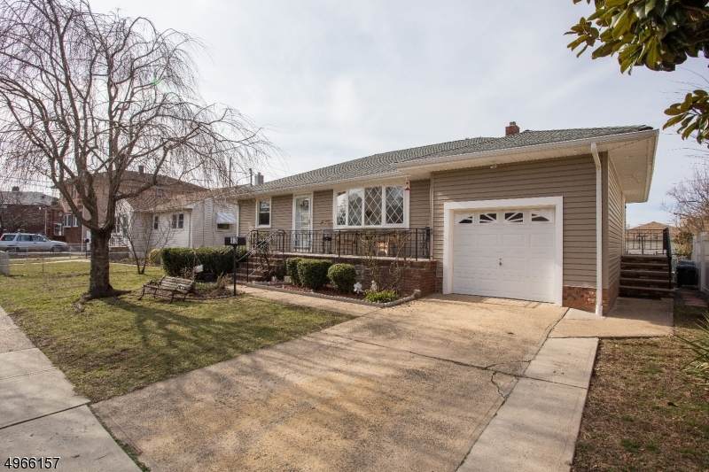 13 Emerson St - Photo 1