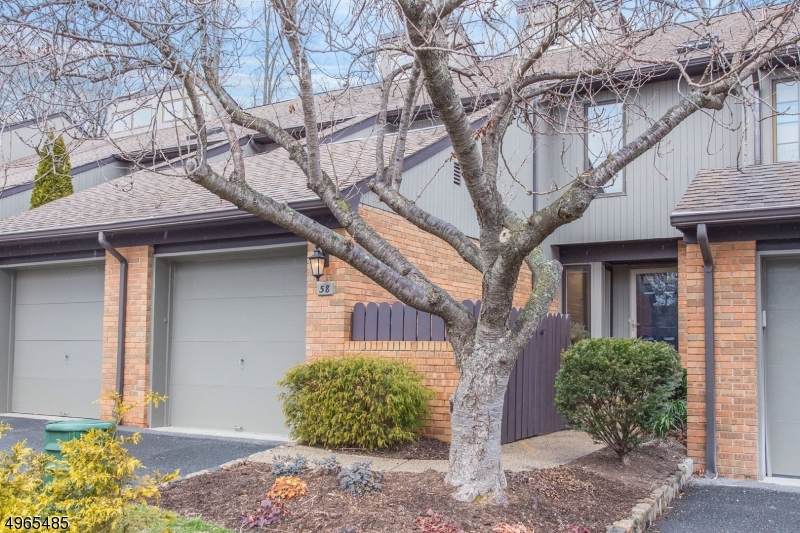 58 Keats Way - Photo 1