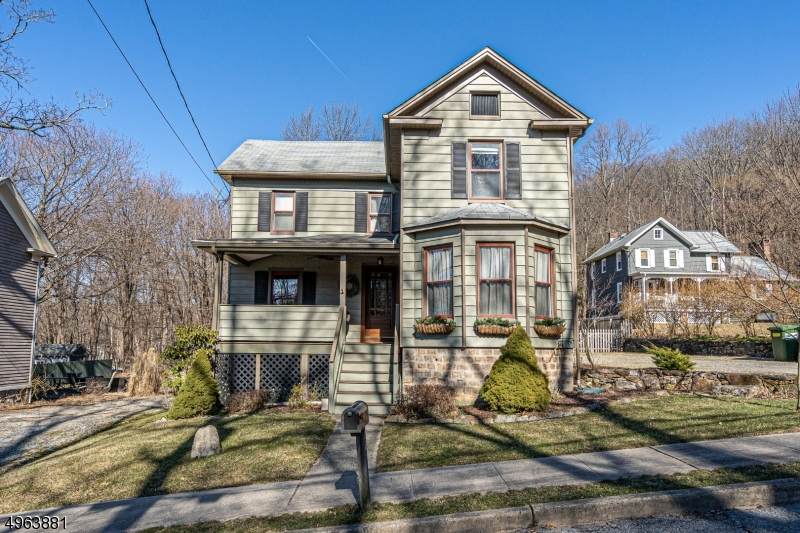 32 Main St - Photo 1
