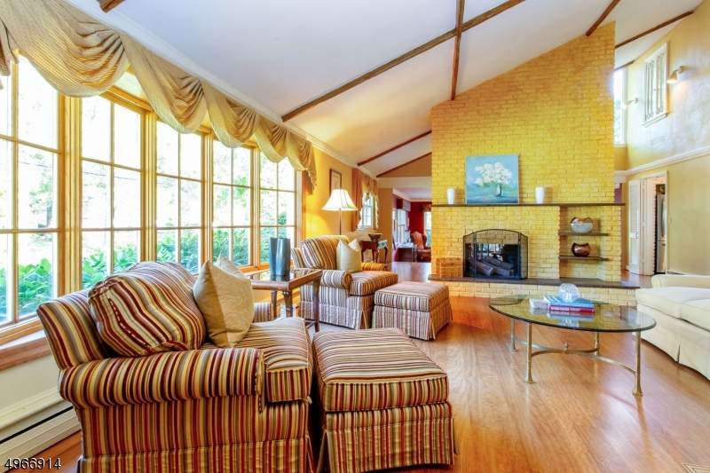 229 Robin Hood Rd - Photo 1