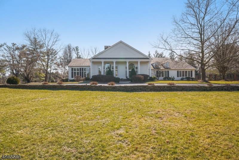 8 Spring Hollow Ln - Photo 1 8 Spring Hollow Ln - Photo 1