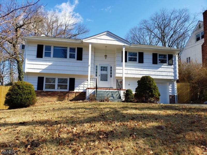 24 Seneca Dr - Photo 1