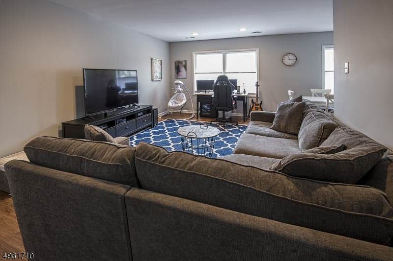 3 Colonial Village Dr - Photo 1