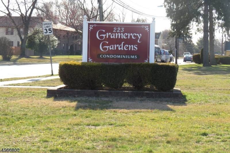 66 Gramercy Gdns - Photo 1