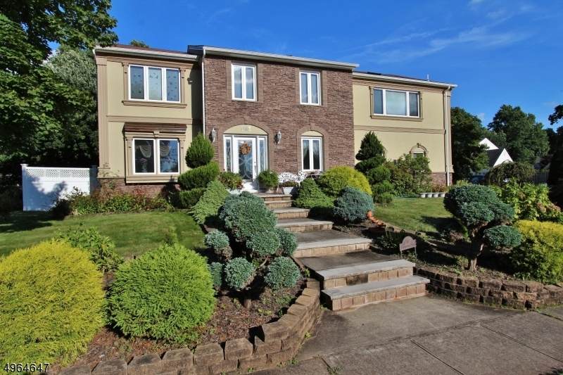 1 Bennington Dr - Photo 1