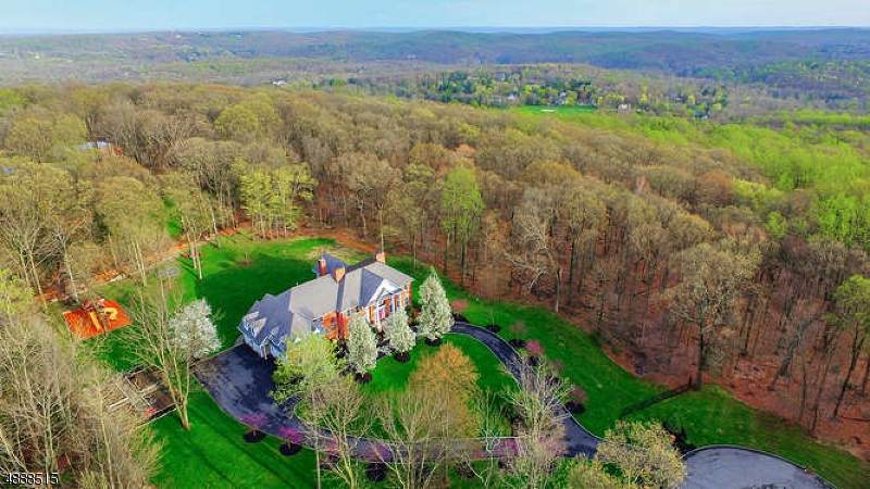 10 Ascot Ln - Photo 1