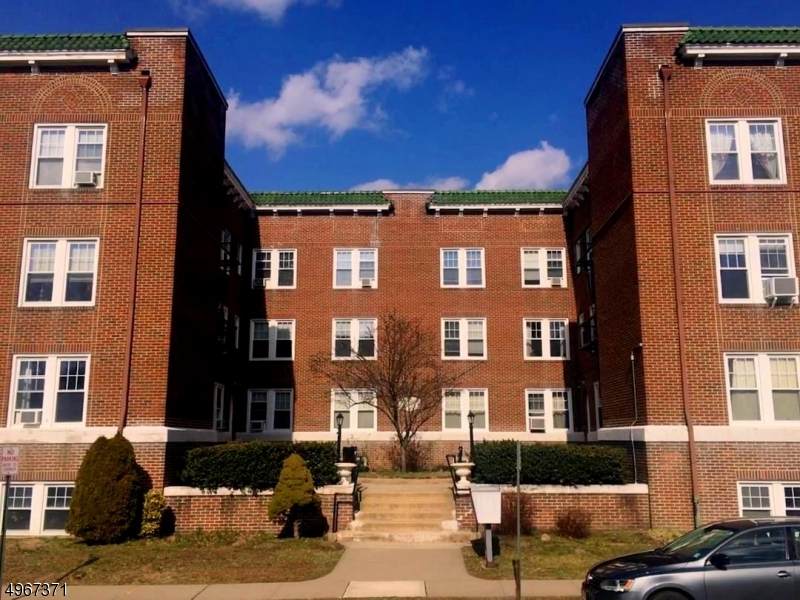 39 Elm St Apt B - Photo 1
