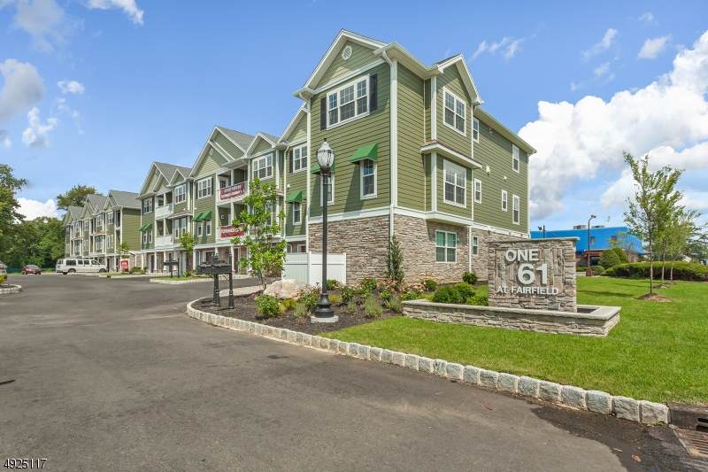 7 Chaz Way - Photo 1