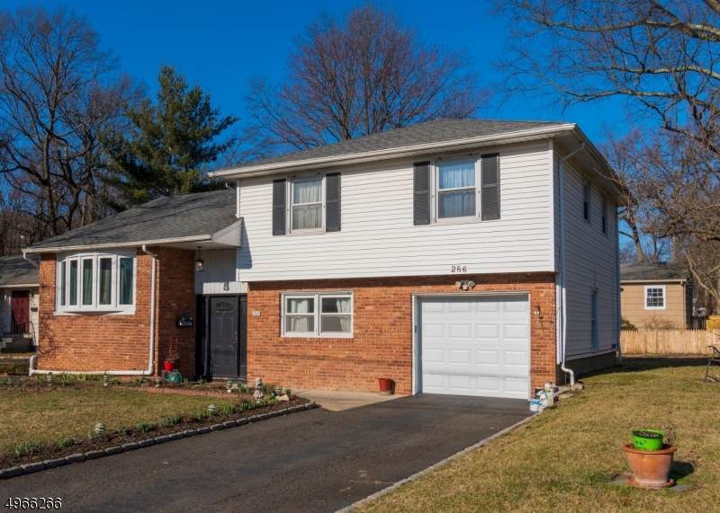 286 Oneida Ave - Photo 1