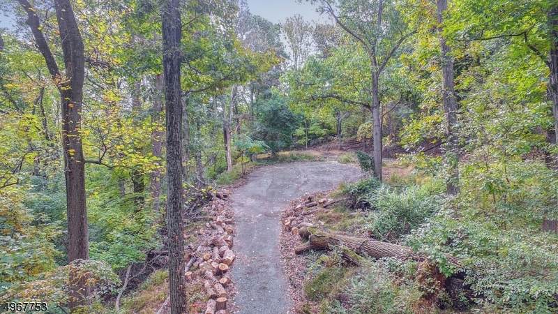 213 Hillcrest Rd - Photo 1
