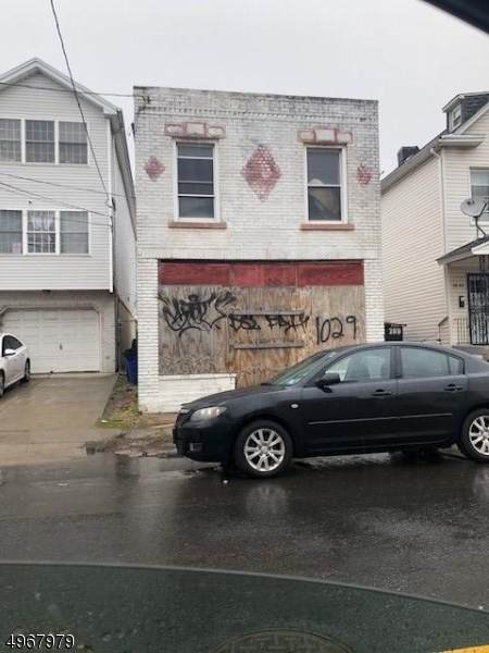 1029 E Grand St - Photo 1