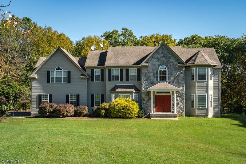 8 Windsor Ln - Photo 1