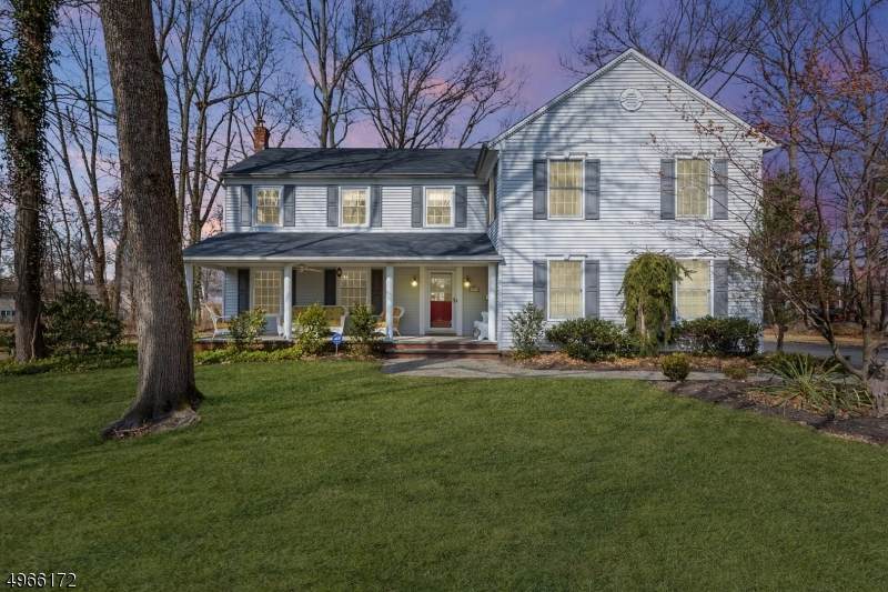 19 Raleigh Ct - Photo 1