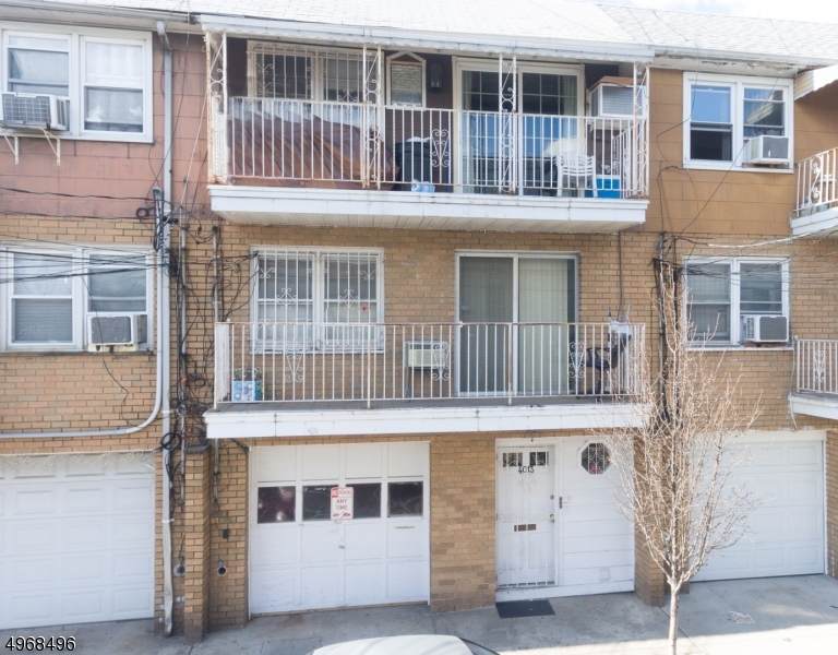 4013 Hudson Ave - Photo 1