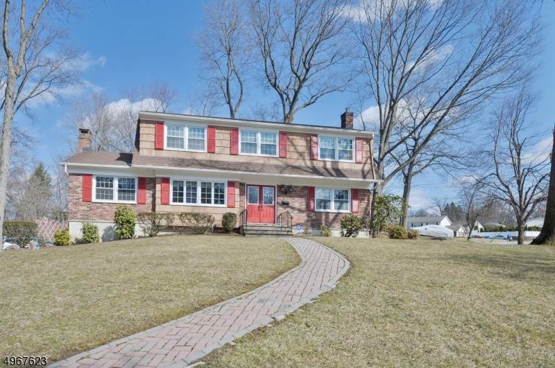157 Farmingdale Rd - Photo 1