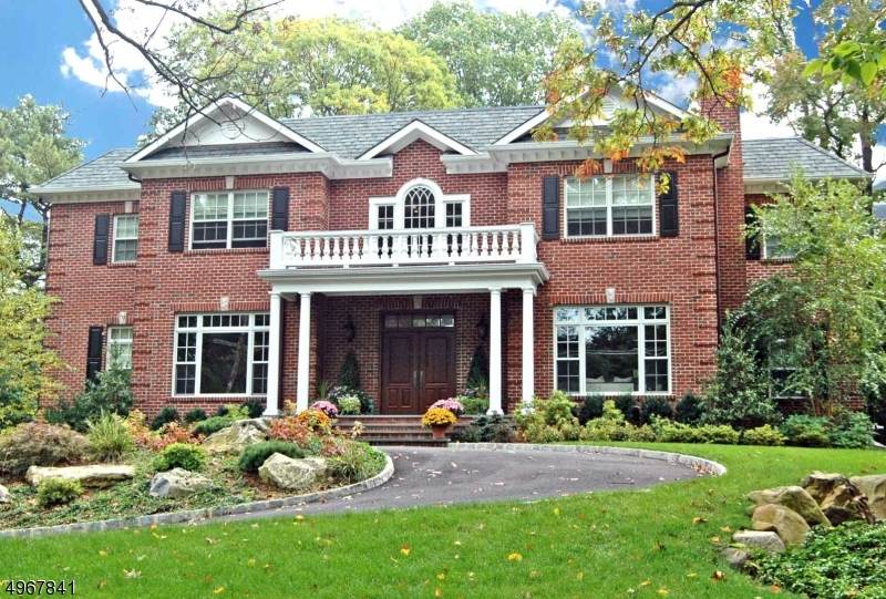 28 Montview Ave - Photo 1