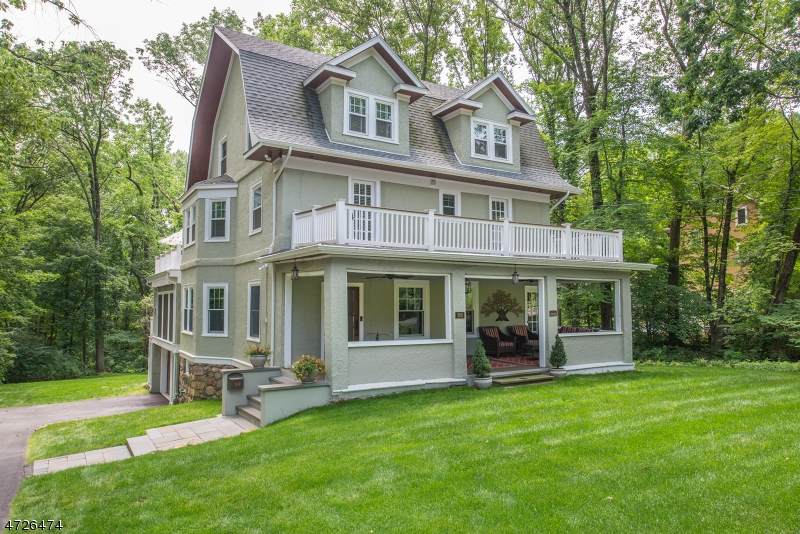 280 Morris Ave - Photo 1