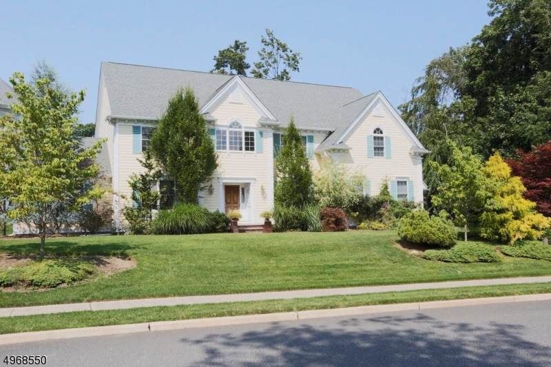 167 Graham Ave - Photo 1